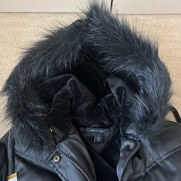 Tommy Hilfiger | Long Black Puffer Jacket - Picture 11 of 12